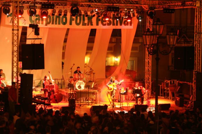 Un concerto del Carpino Folk Festival