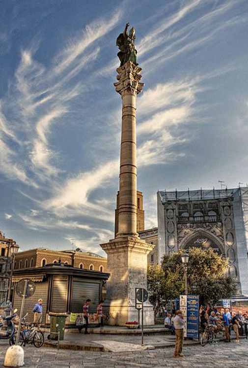 La colonna in onore del Santo Patrono di Lecce 